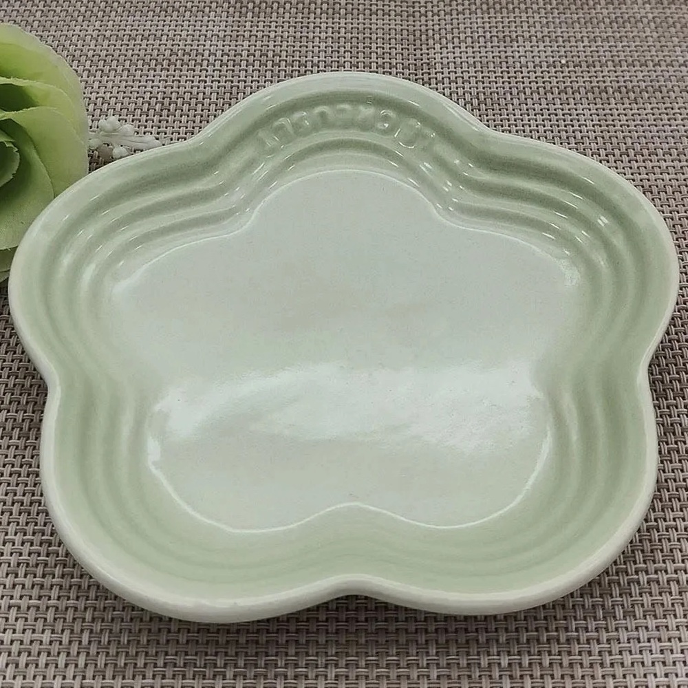 Le Creuset Stoneware Flower Petal Scalloped Trinket Dish Plate Tray